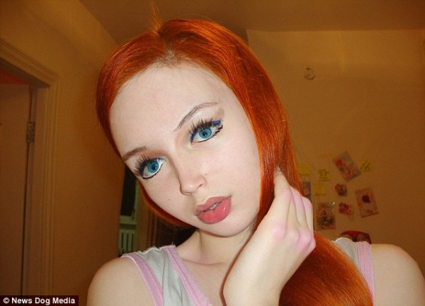 Tiene 16 años y se transformó en una Barbie humana - Imagen 4