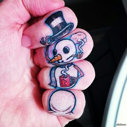 16 Hermosos tatuajes para lucir en los nudillos - Imagen 15