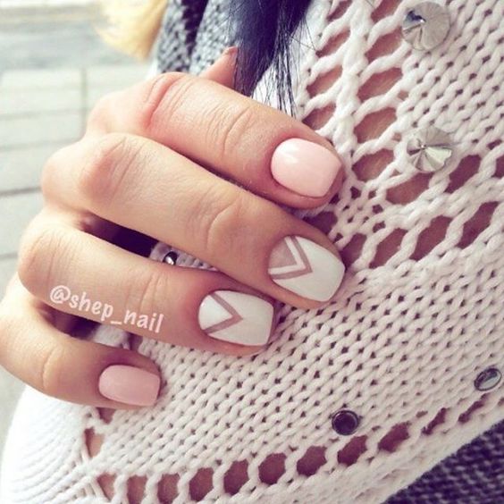 Nails with transparencies to combine with casual outfits