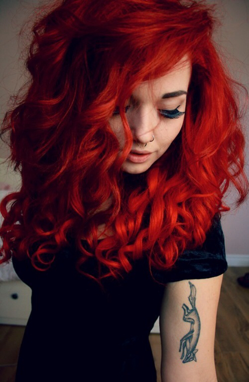 looks rojo cabello