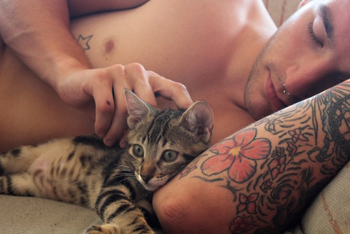 Men with pets8