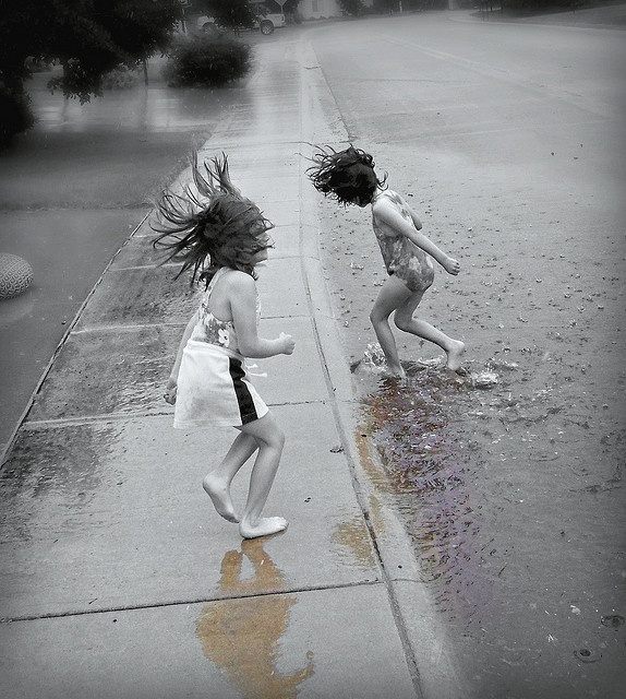 niños en la lluvia10