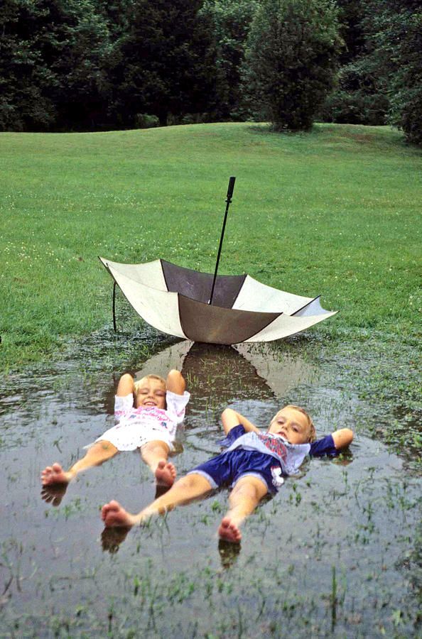 niños en la lluvia18