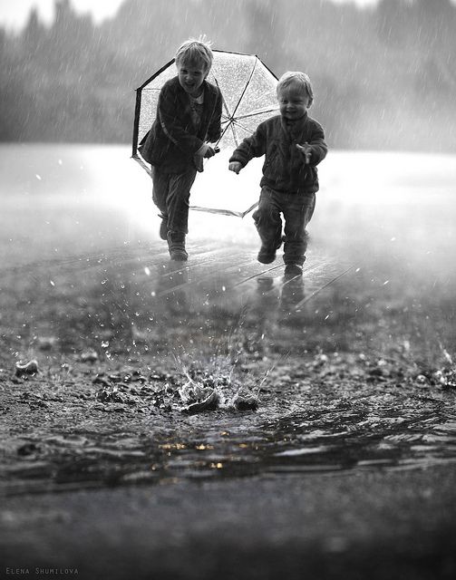 niños en la lluvia2