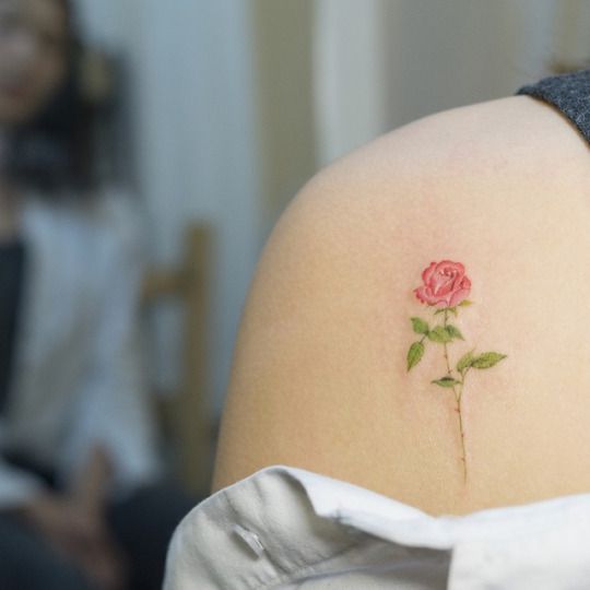 rosa tatujes