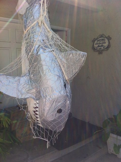 piñata tiburon