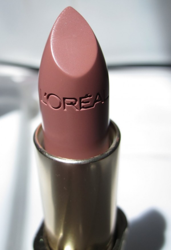 L'Oréal Paris Colour Riche Lipstick in Fairest Nude