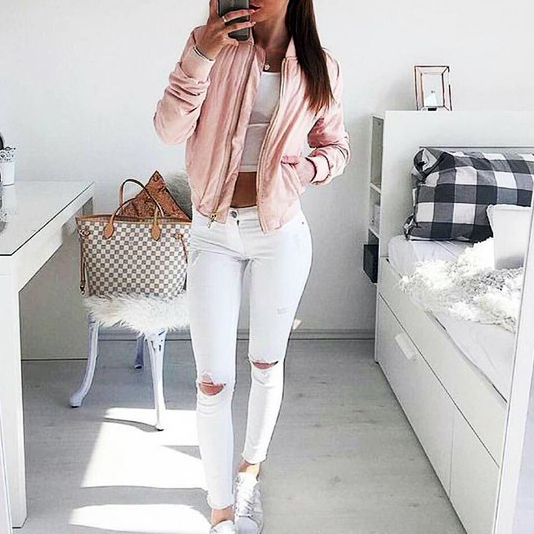outfit con rosa