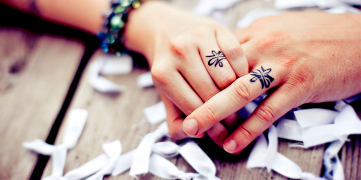 Calma Diariamente Confrontar Tatuajes de anillos de boda que necesitas antes de casarte | Es la Moda