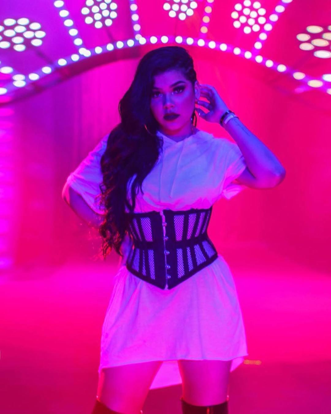 Kimberly Loaiza Volvió A Copiarle El Look A Kenia Os Es La Moda