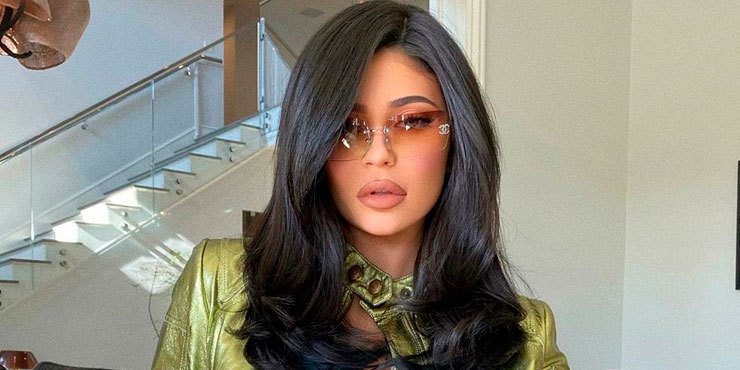 De forma cachondilla Kylie Jenner trata de llamar la atención de Travis Scott