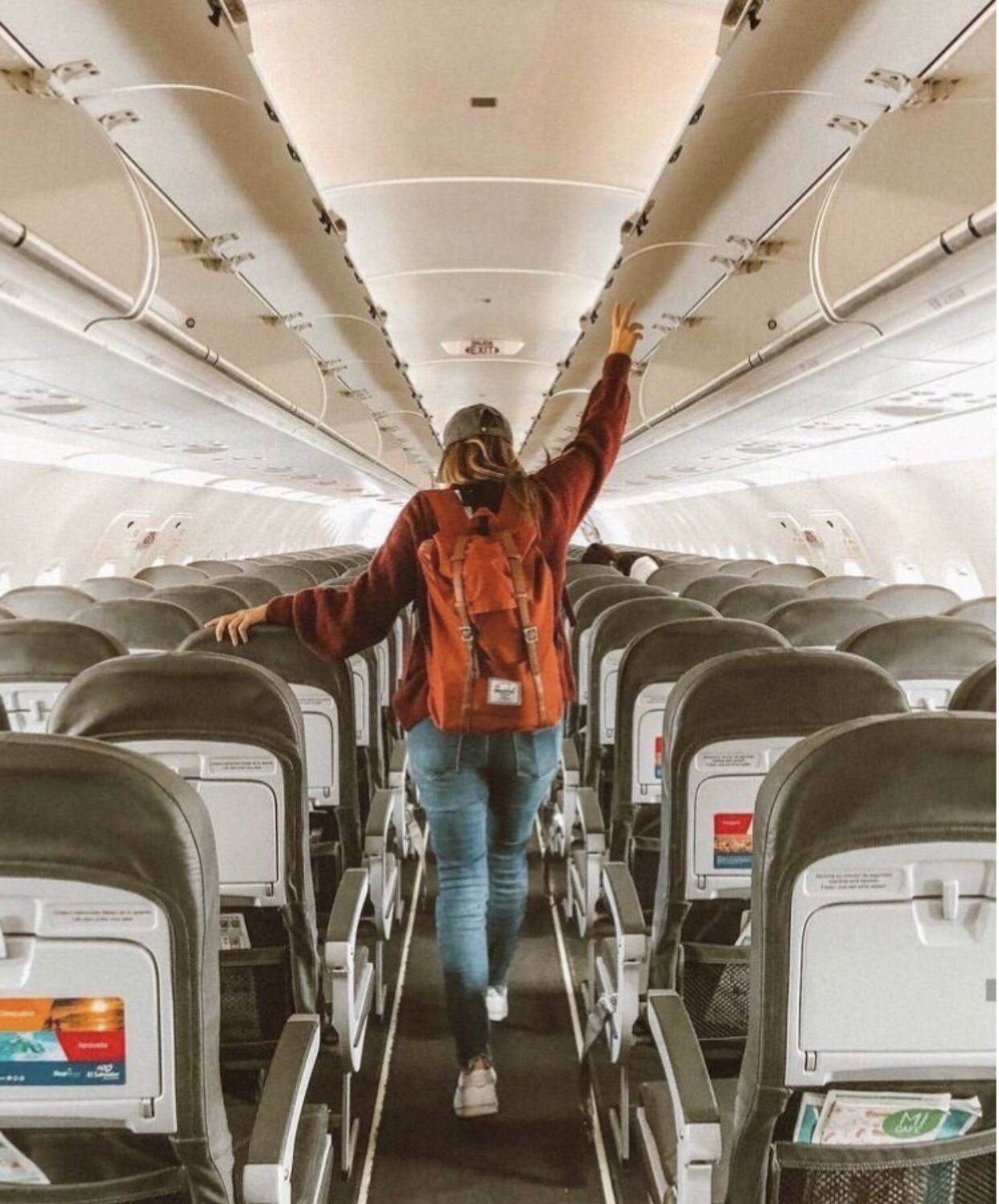 Fotos que puedes tomarte en un viaje largo en avión | Es la Moda