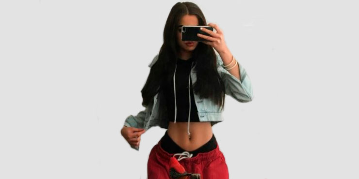 Estos son los outfits que necesitas para las selfies que aún no te has tomado