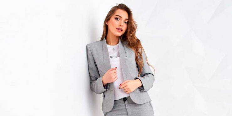 Outfits para las que aún en cuarentena tienen que ir a la oficina
