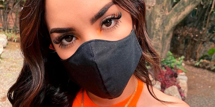 Kimberly Loaiza robó el look noventero de Kenia Os Es la Moda