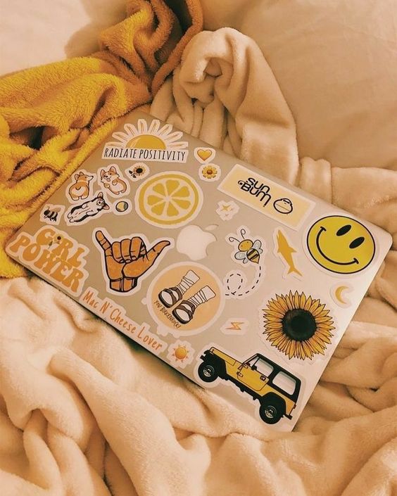 Ideas para decorar laptop con stickers | Es la Moda