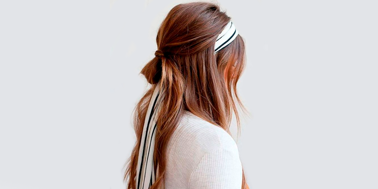 12 Hermosas maneras de llevar una mascada en tu cabello