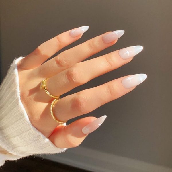 Milky nails, las uñas perfectas para Noviembre | Es la Moda
