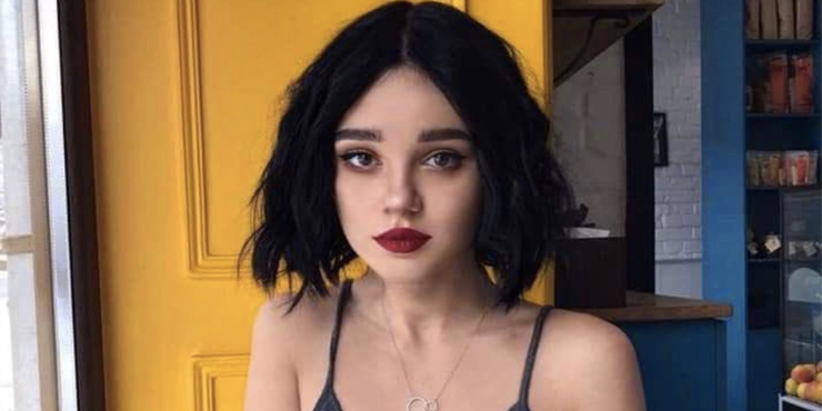 Looks que te convencerán de teñirte de negro la pela
