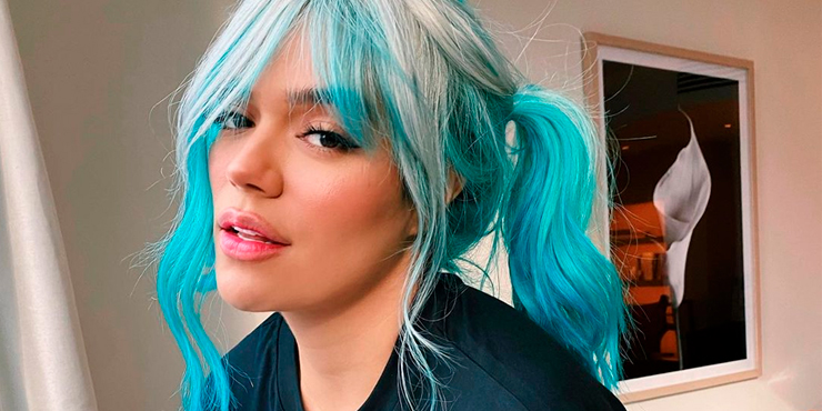 Karol G sufrió tremenda caída en su concierto