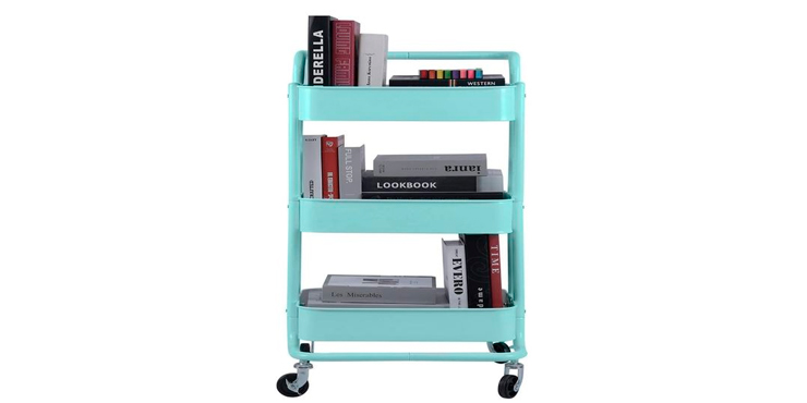 Cómo usar un carrito de metal para decorar un espacio