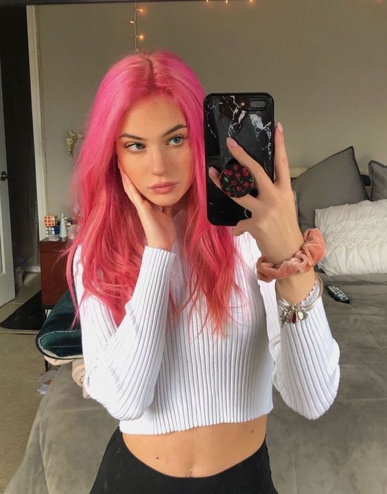 Outfits lindos para las que tienes el cabello rosa | Es la Moda